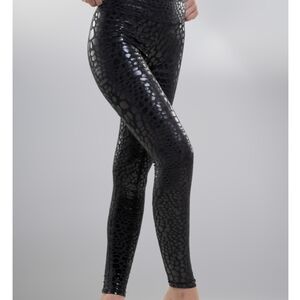 Shiny Black Textured Leggings